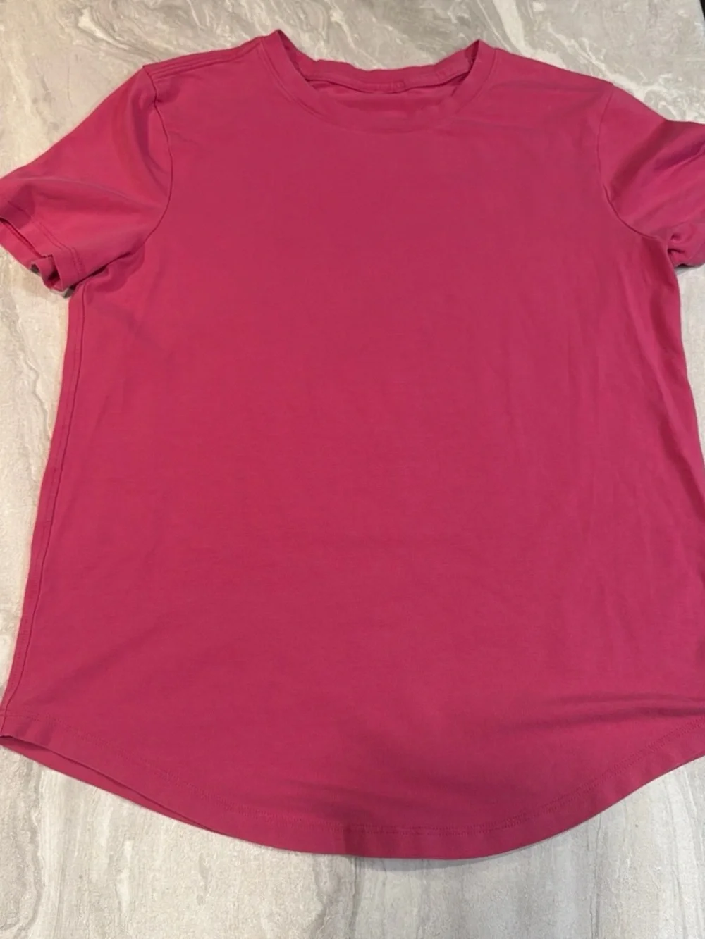 lululemon athletica Bright Hot Pink Short Sleeve Crewneck Tee